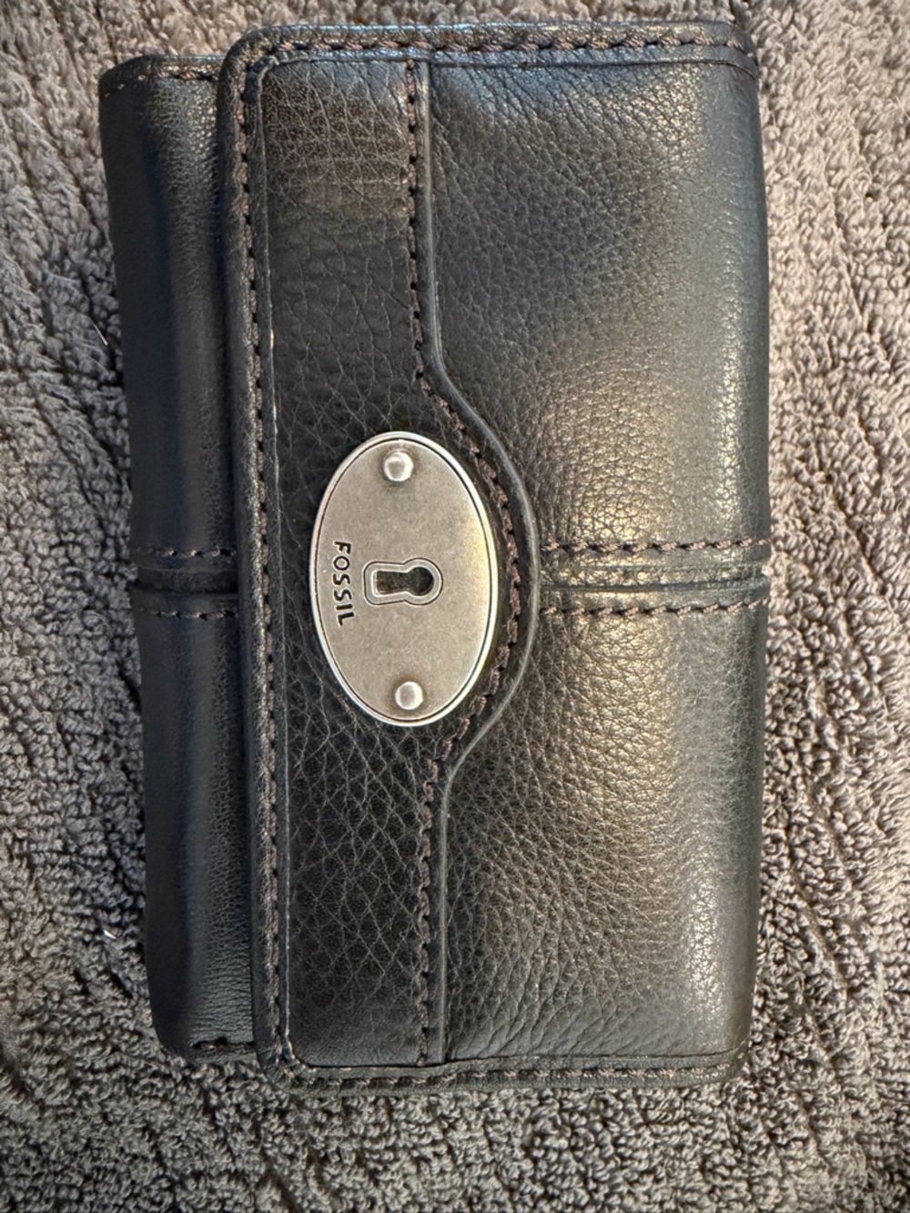 Fossil Black Leather Trifold Wallet with Silver Keyhole Plaque
